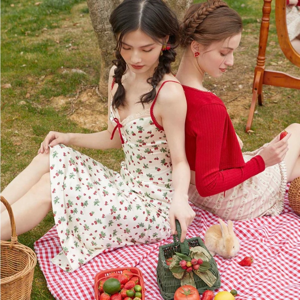 NEW LaceMade Strawberry Farm